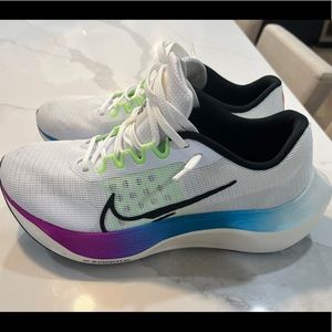 Nike Zoom Fly 5 Running Sneakers